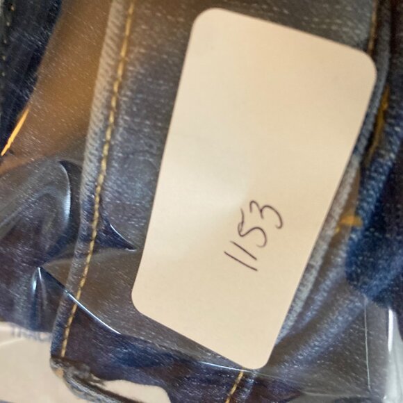 Womens Torrid Denim Shorts Stretch ButtonFly Blue 20 Cotton Spandex Raw Hem - Picture 8 of 8